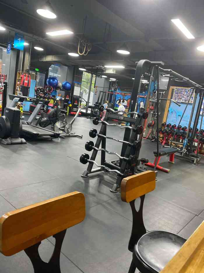 八回合健身运动馆(西溪店"环境很舒服,教练很nice,身材很棒.