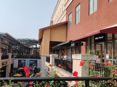 -王府井奥莱临潼小镇(临潼店)