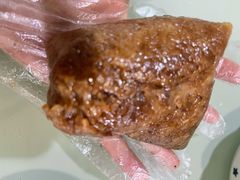 蛋黄肉粽-小阿姨小脚粽(静安店)