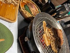 -草家酱蟹炭火烤肉店(珲春南路一店)