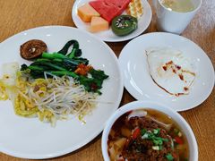 -西安大雁塔科技大学地铁站亚朵酒店