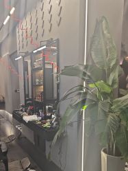 -老肖男士理发店