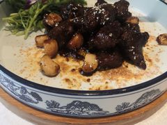 黑蒜子牛肉粒-卫鼎轩·家宴(水上公园店)