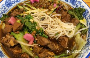 Fried Sauce Pork Rib Noodles