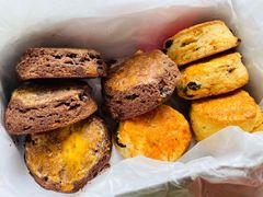巧克力橙皮-SKROLL卡特司库·蛋糕定制·生吐司·司康(古北程家桥店)