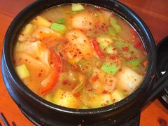 石锅大酱汤-鑫日千里马朝鲜族小馆(总店)