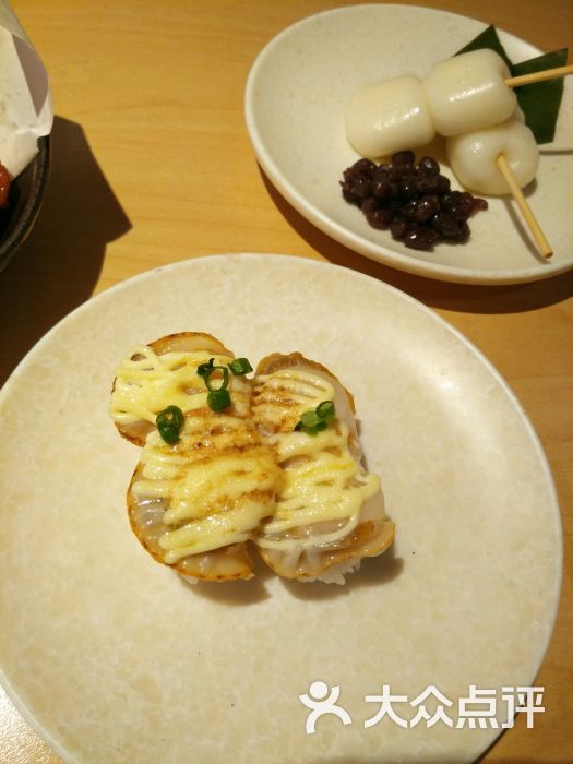 炙烧酒煮帆立贝寿司