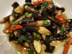 炒小黑鸡枞-半山腰·云南菜(侨福芳草地店)