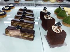 -UNI UNI(环亚凯瑟琳店)