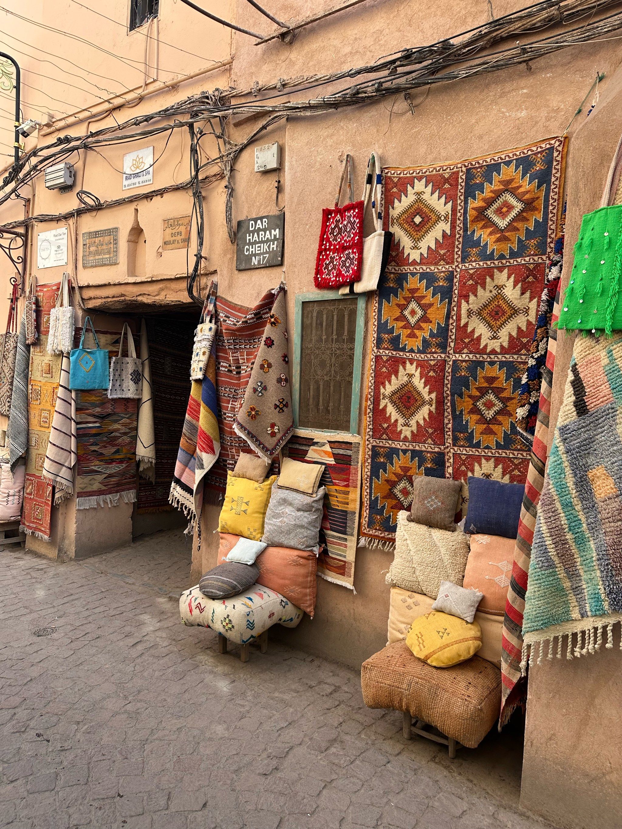 色彩鲜艳的摩洛哥,马拉喀什各种露天市场的多彩