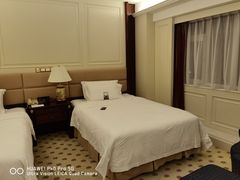 -深圳富苑皇冠假日套房酒店