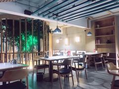 大堂-聚友斋(陶瓷琉璃馆水晶街店)