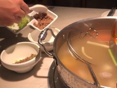 -左庭右院鲜牛肉火锅(浦江欢乐颂店)