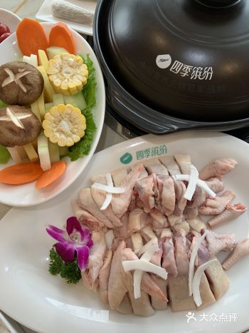 对！你没看错！就是1元钱吃一整只鸡！