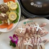 对！你没看错！就是1元钱吃一整只鸡！
