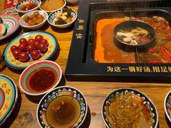 -老牌坊云南鱼豆花火锅(爱建店)