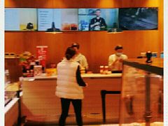-巴黎贝甜(大宁国际商业广场店)