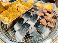 -青瓦餐厅·生鱼片·韩园烤肉(西塔店)