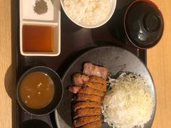 -牛カツ京都勝牛(河原町蛸薬師店)