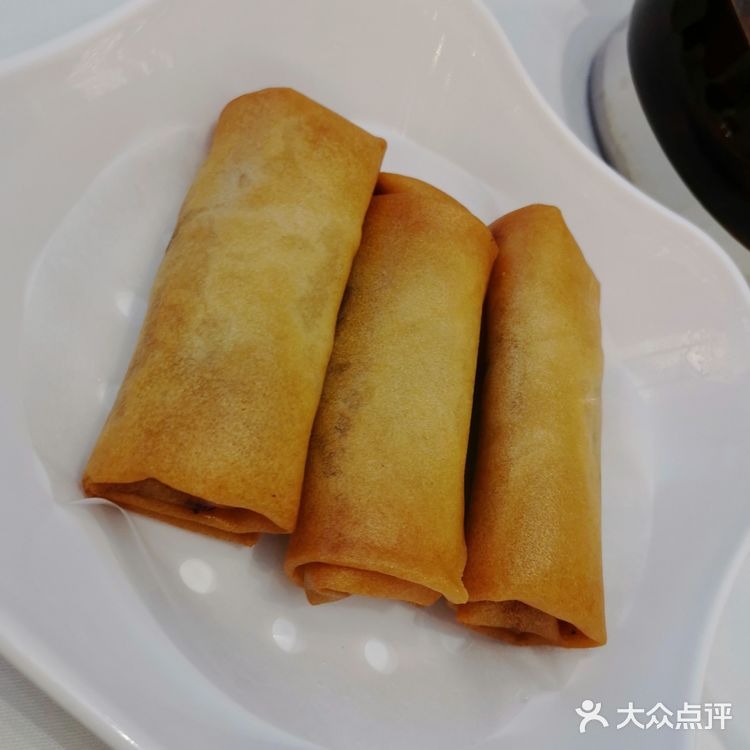 周日去的时候还要拿号等位，比较旺场