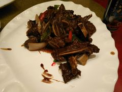 -鸿一饭店(隐秀路店)