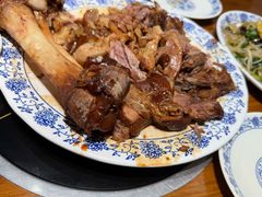 -老天桥酱肉烧饼夹肘子(天桥店)