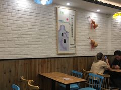 等位区-古春堂凉茶甜品(拱北口岸店)