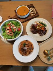 -爱陪伴尊享月子中心(国际店)