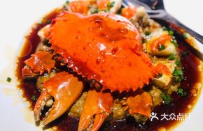 Steamed Black Pig Meat with Sanmen Green Crab