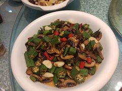 -老码头黑皮肘子锅包肉熏酱水饺(文政街店)