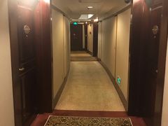 -深圳富苑皇冠假日套房酒店