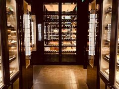 面包甜点陈列柜-御宝轩(益丰·外滩源店)