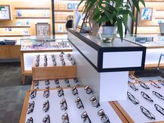 -LOGO眼镜·蔡司品牌折扣店(龙华清湖店)