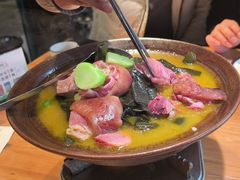 -帅巴人舅母子腊蹄民俗村
