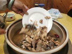 -东巴谷野生菌火锅餐厅
