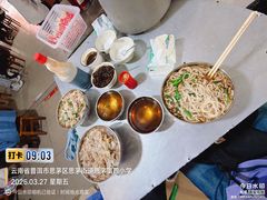 -正宗杨记普洱酸醋米线(总店)
