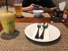 -Chom Cafe and Restaurant