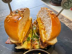 -HIGH FIVE哈福手工汉堡(桂林路店)