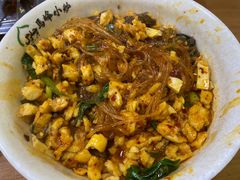 优质生肉小炒加蛋-清真馬峰小炒泡饃