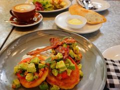 -ROAST coffee & eatery