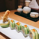 天妇罗挺新鲜的大虾,老公很喜欢。滑蛋鳗鱼有点腻