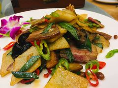 洋芋粑粑炒腊肉-东哥紫阳蒸盆子(旺座·现代城店)