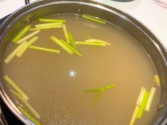 牛骨清汤-牛鲜胜·潮汕牛肉自助火锅(番禺市桥店)