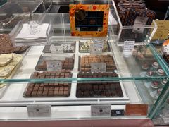 -VENCHI 闻绮(北京国贸商城店)