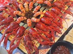 -肥肥虾庄·金牌油焖大虾(汉街SKP店)
