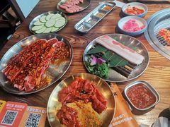 -明洞阿姨·韩式酱蟹烤肉·创意料理(三元桥店)