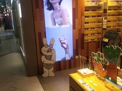 -LOOK眼镜·蔡司依视路配镜(宝山万达店)