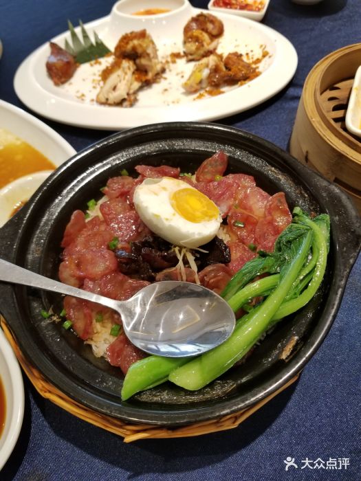 煌上煌腊味双拼煲仔饭