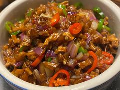 传统黑三剁配薄饼-雀舞云南菜(天津天河城购物中心店)