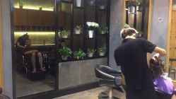 -时尚殿堂明星门店